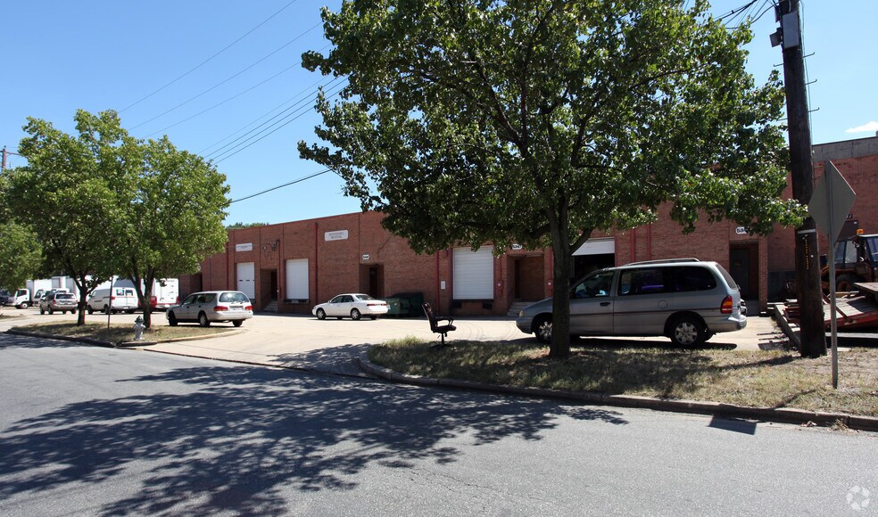 Primary Photo Of 5345-5353 46th Ave, Edmonston Warehouse For Lease