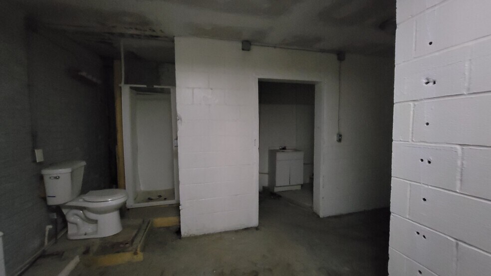 More Photos Of 1706 Hayden Ave, East Cleveland Auto Dealership For Sale