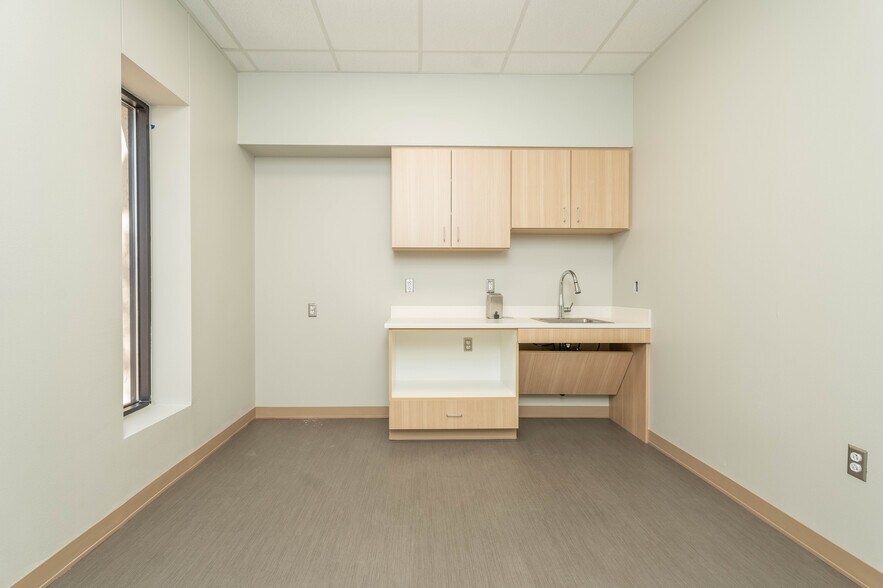 More Photos Of 2232 Indiana Ave, Lubbock Medical For Lease