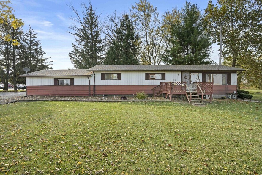 More Photos Of 311 E Corning Rd, Beecher Warehouse For Lease