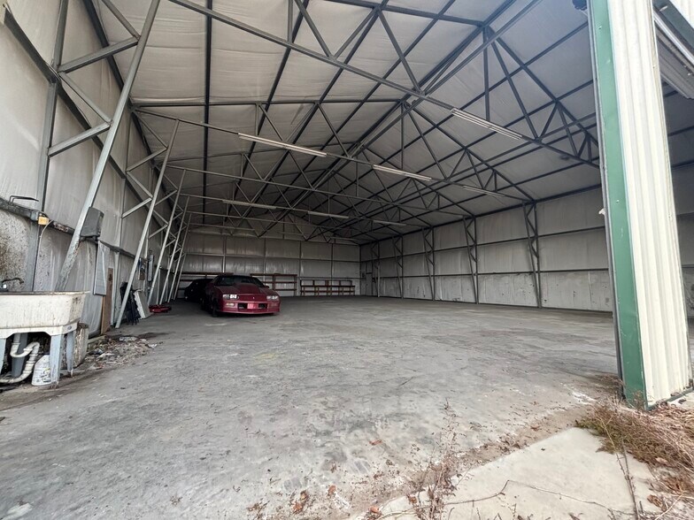 More Photos Of 810 Lydia Hwy, Hartsville Flex For Sale