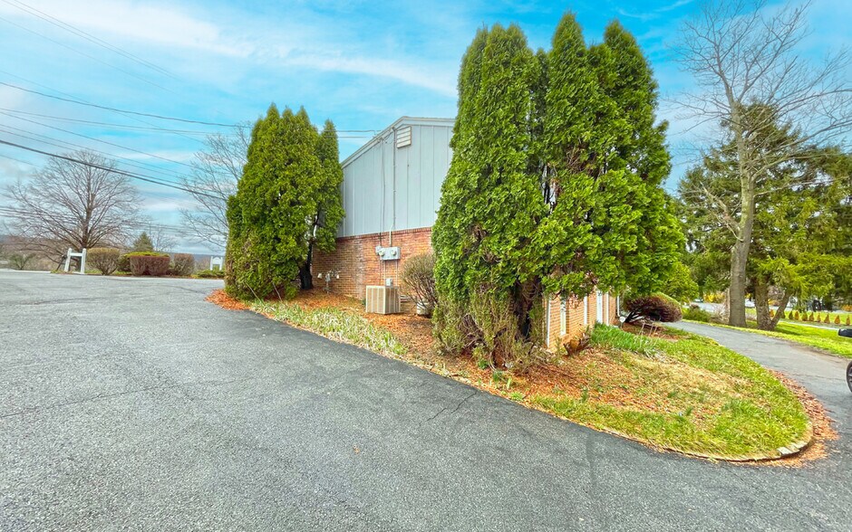 More Photos Of 4107 Linglestown Rd, Harrisburg Medical For Sale
