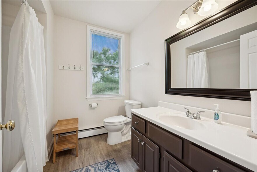 More Photos Of 192 Central Ave, Stirling Office For Sale