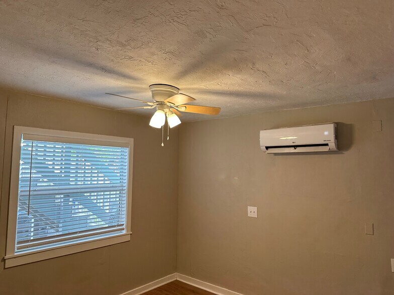 More Photos Of 614 Oak Ave, Clearwater Apartments For Sale