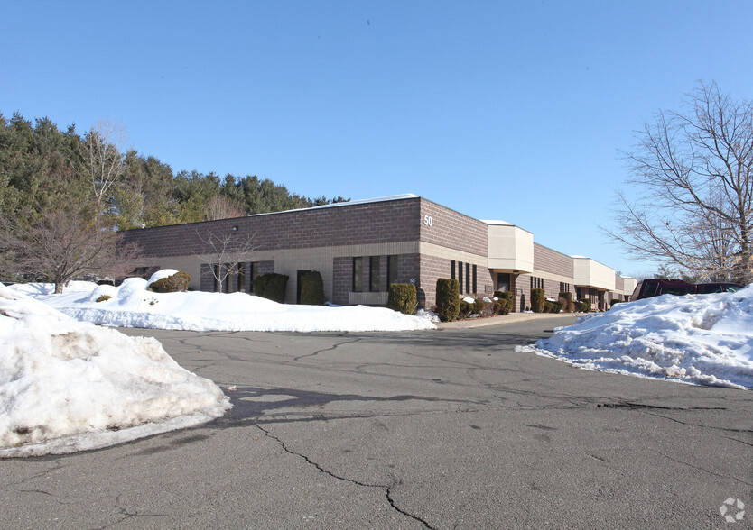 Primary Photo Of 50 Progress Cir, Newington Light Manufacturing For Sale