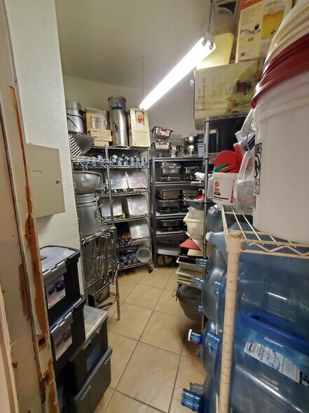 More Photos Of 19306 National Trails Hwy, Oro Grande Bar For Sale