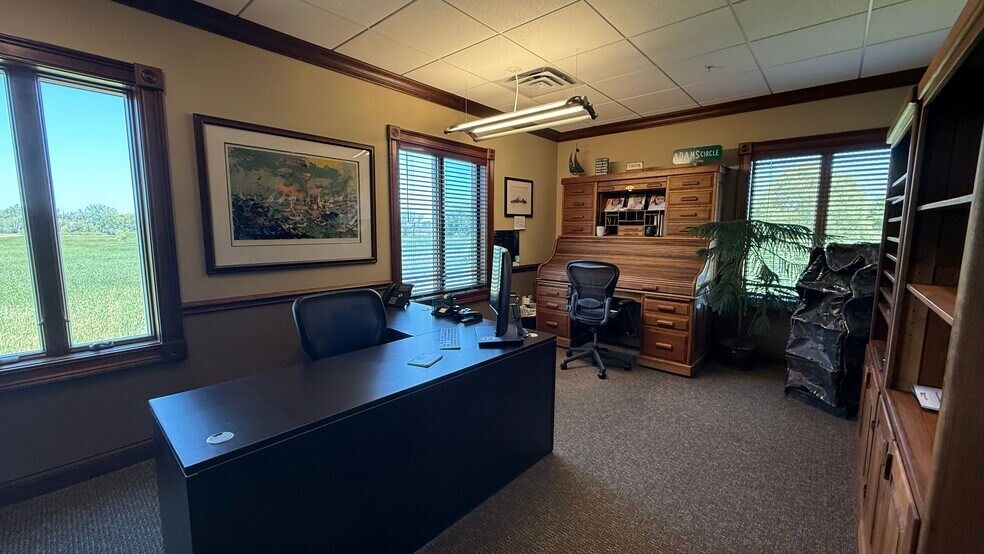 More Photos Of 15300 W Capitol Dr, Brookfield Office For Sale