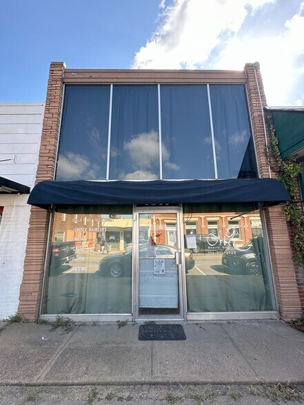 More Photos Of 1019 S Broadway St, Carrollton Storefront For Sale