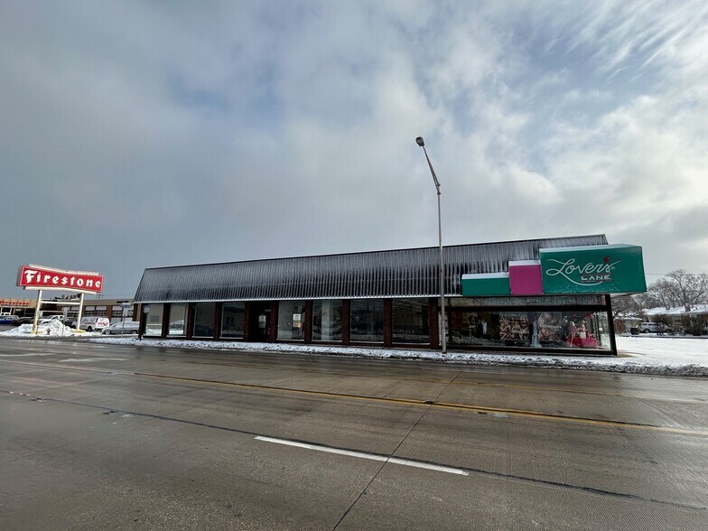 More Photos Of 4453-4455 N Harlem Ave, Norridge Unknown For Lease