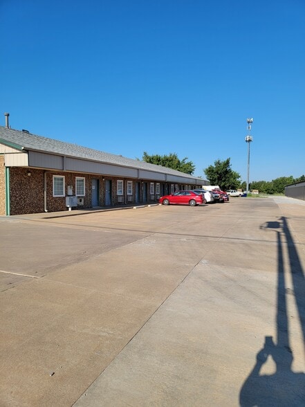 More Photos Of 3130 S Van Buren St, Enid Hotel For Sale