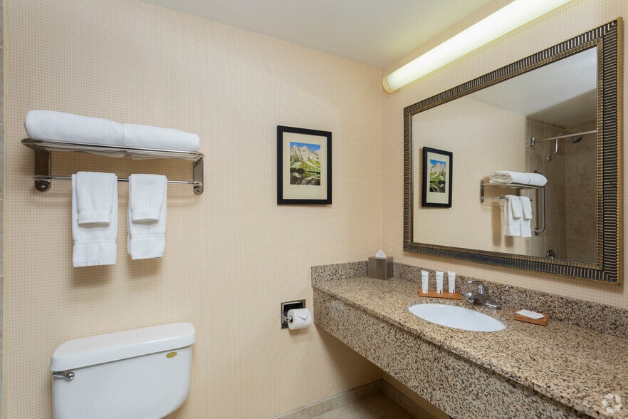 More Photos Of 1055 Van Ness Ave, Fresno Hotel For Sale