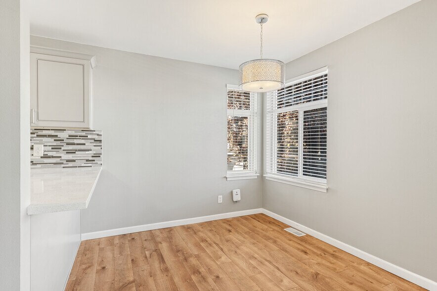 More Photos Of 3315 Claremont Ave S, Seattle Apartments For Sale