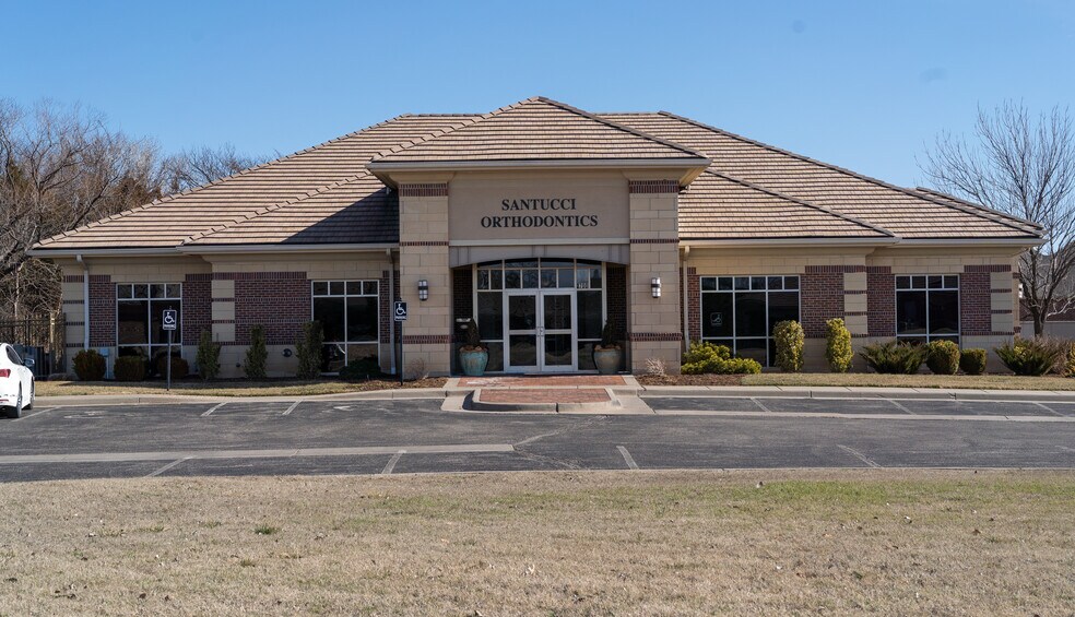 More Photos Of 1700 N Waterfront, Wichita Office For Sale