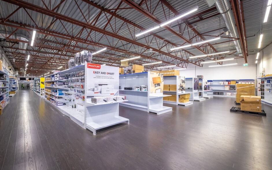 More Photos Of 3057-3059 Grandview Hwy, Vancouver Showroom For Sale