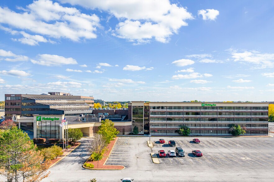 More Photos Of 500 Holiday Plaza Dr, Matteson Hotel For Sale