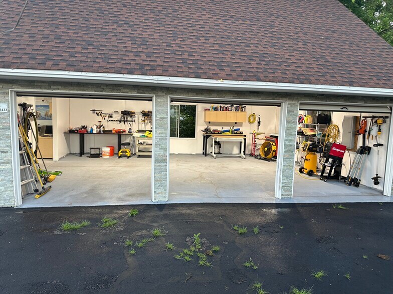 Primary Photo Of 861 DeKalb Pike, Center Square Industrial For Lease