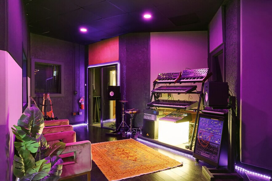 More Photos Of 2258 Young Ave, Memphis Loft Creative Space For Sale