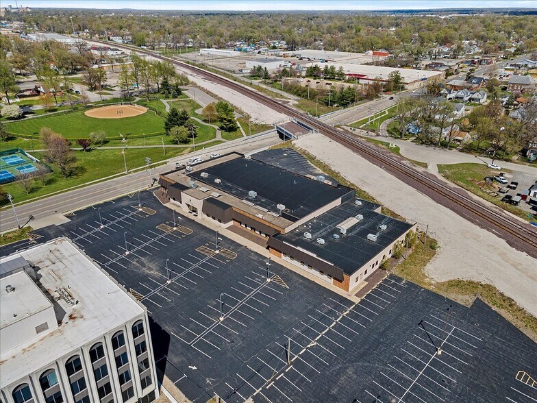 More Photos Of 740 E Ash St, Springfield Office For Lease