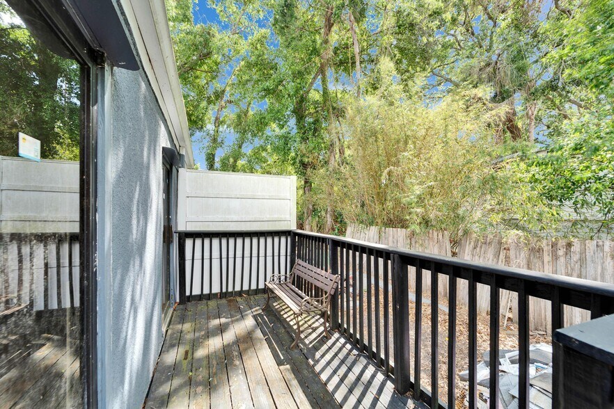 More Photos Of 126 Ridgewood Ave, Brandon Office Residential For Sale