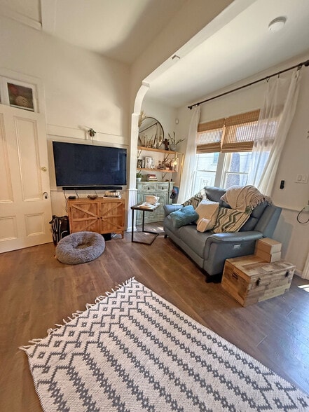 More Photos Of 614 College Ave, Santa Rosa Office For Sale