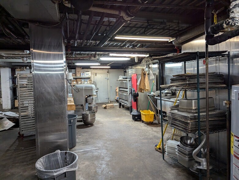 More Photos Of 909 Union Ave, New Windsor Township Restaurant For Sale