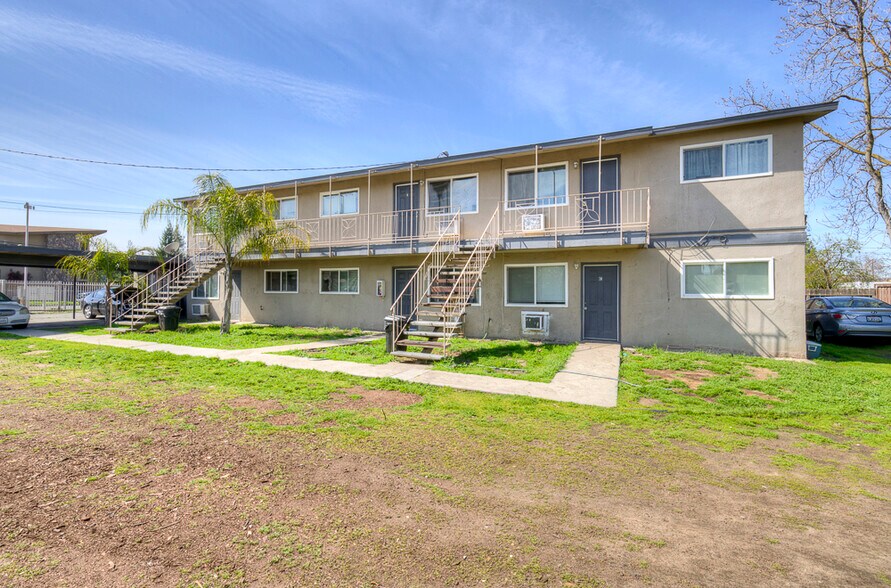 More Photos Of 4421 E Hedges Ave, Fresno Apartments For Sale