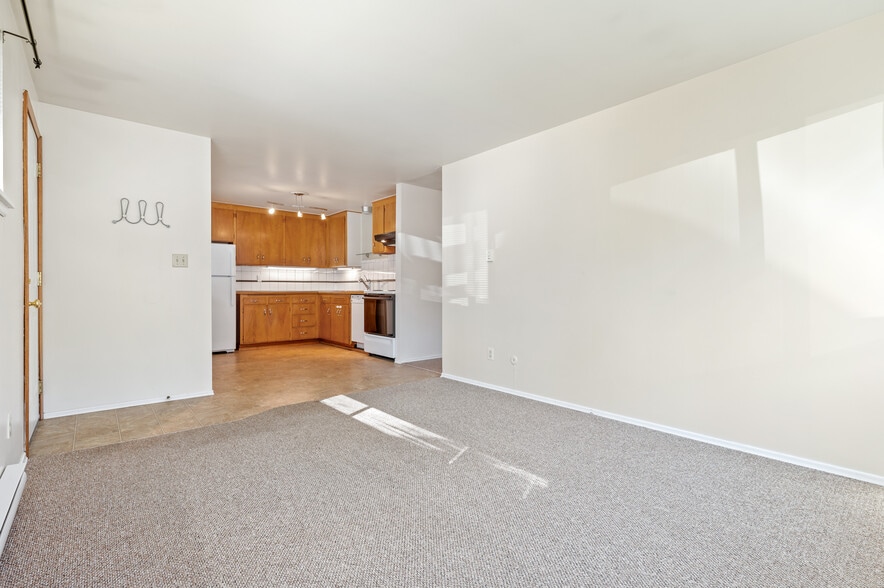 More Photos Of 633 W Emerson St, Seattle Multifamily For Sale