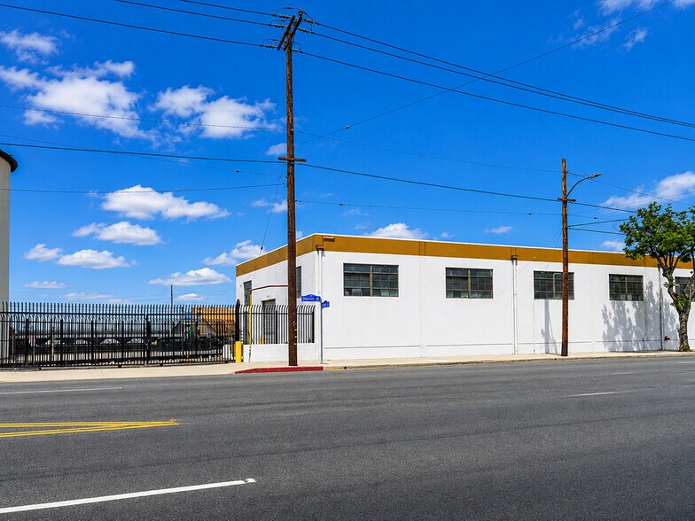 Primary Photo Of 4825 District Blvd, Vernon Warehouse For Lease