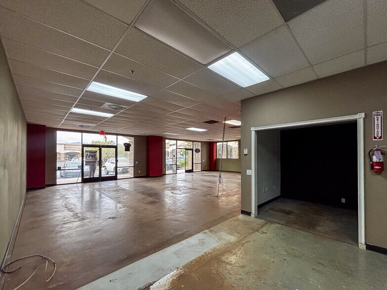 More Photos Of 79440 Highway 111, La Quinta General Retail For Lease