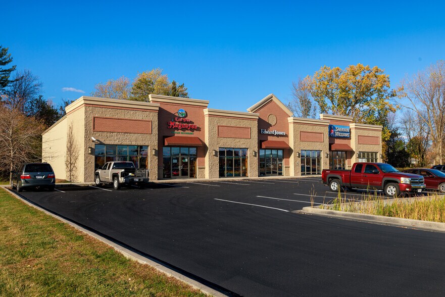 More Photos Of 2025 Marinette Ave, Marinette General Retail For Sale