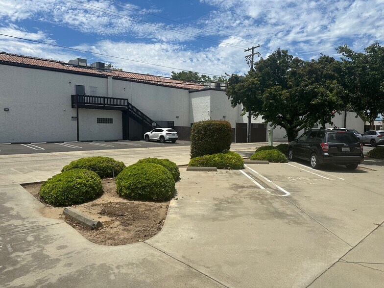 More Photos Of 1115 13th St, Modesto Office For Lease