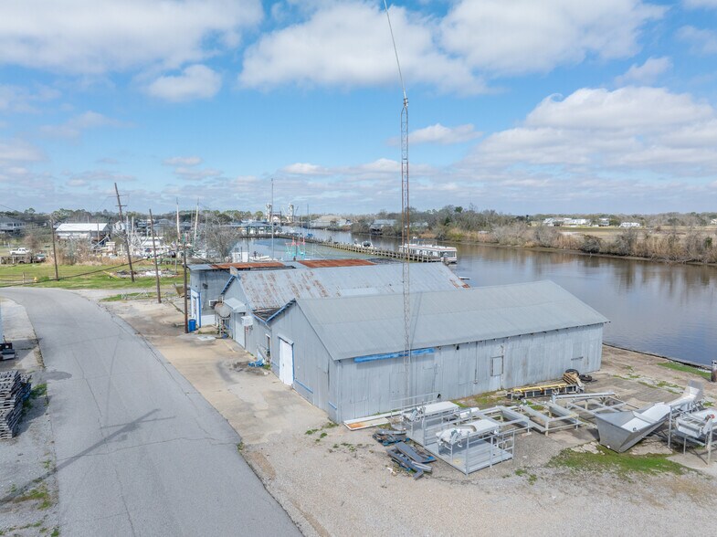 More Photos Of 605 Wilfred Landry St, Delcambre Warehouse For Sale