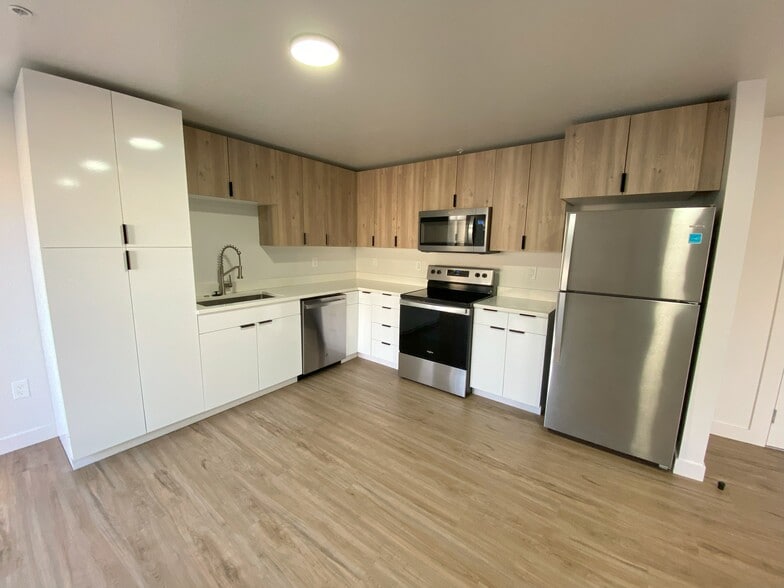 More Photos Of 404 E 5600 S, Salt Lake City Apartments For Sale