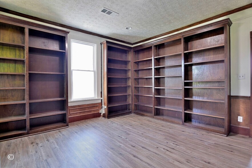 More Photos Of 2121 Wynnton Rd, Columbus Office For Sale