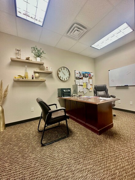 More Photos Of 602 US Highway 385 N, Seminole Flex For Sale