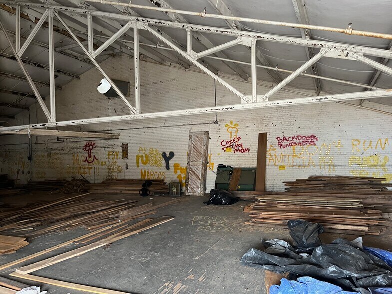 More Photos Of 71 Park Ave, Griffin Warehouse For Sale