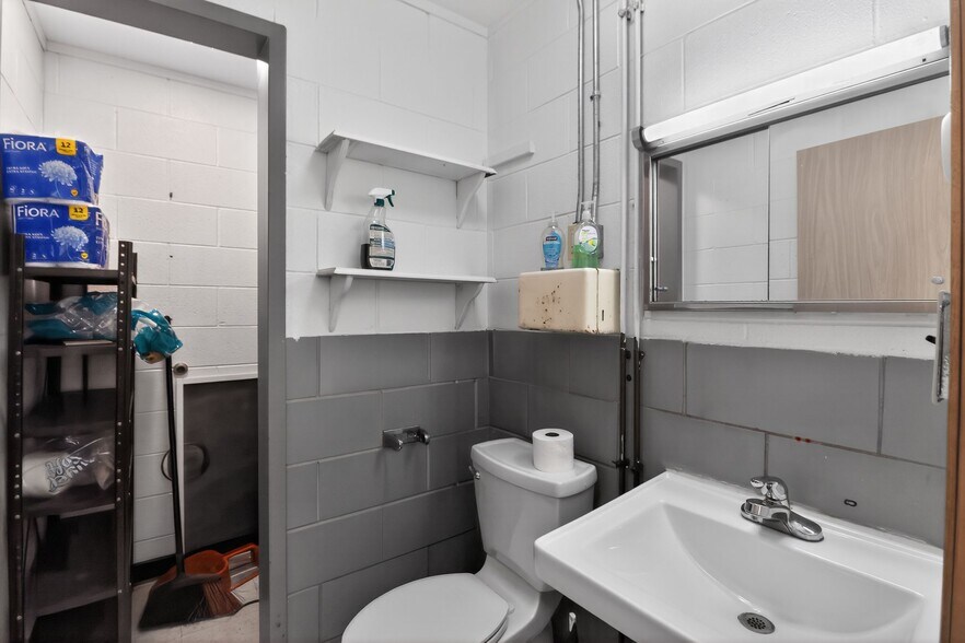 More Photos Of 2620 E 165th St, Hammond Warehouse For Sale