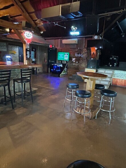 More Photos Of 1193 Loop 337, New Braunfels Convenience Store For Sale