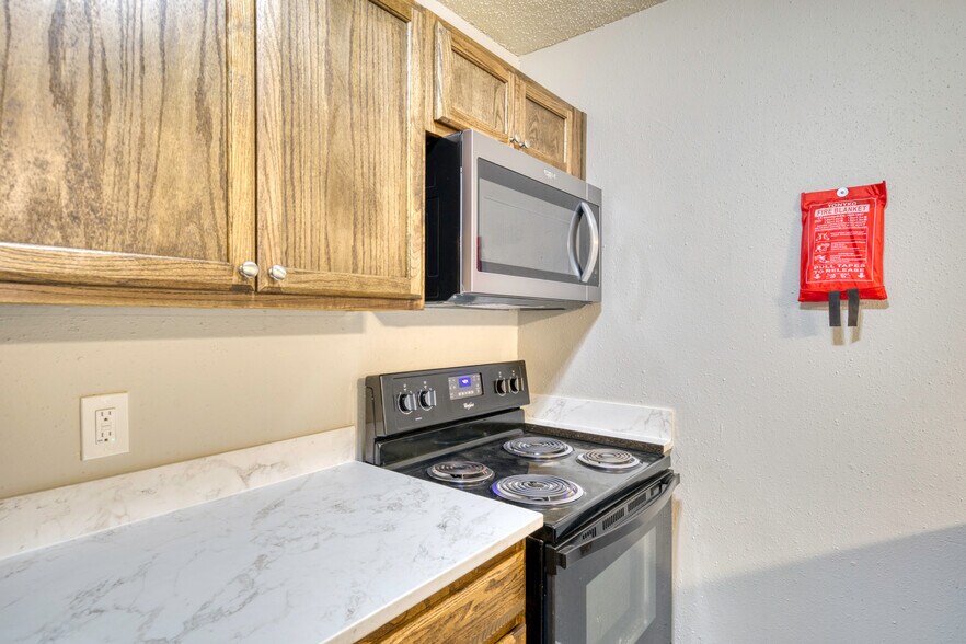 More Photos Of 2000 Kazmeier Plz, Bryan Apartments For Sale