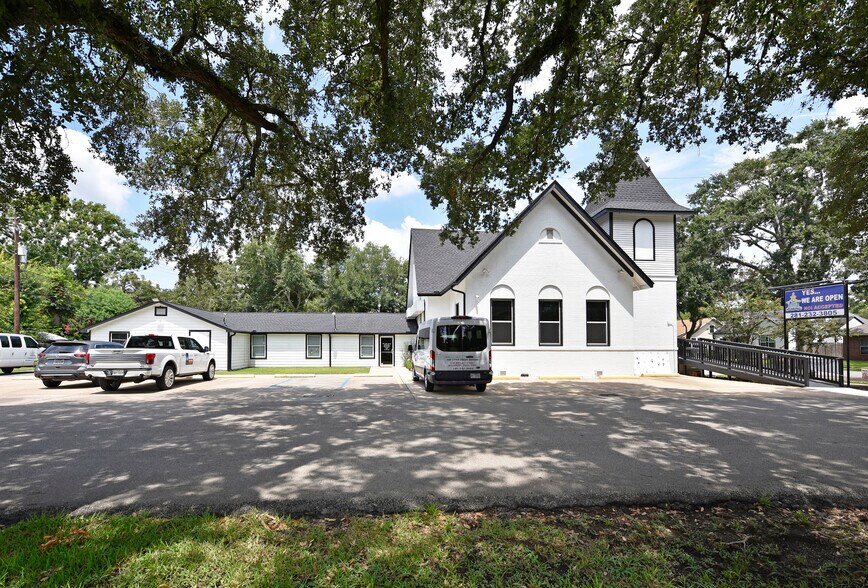 More Photos Of 1220 Mulcahy St, Rosenberg Religious Facility For Sale
