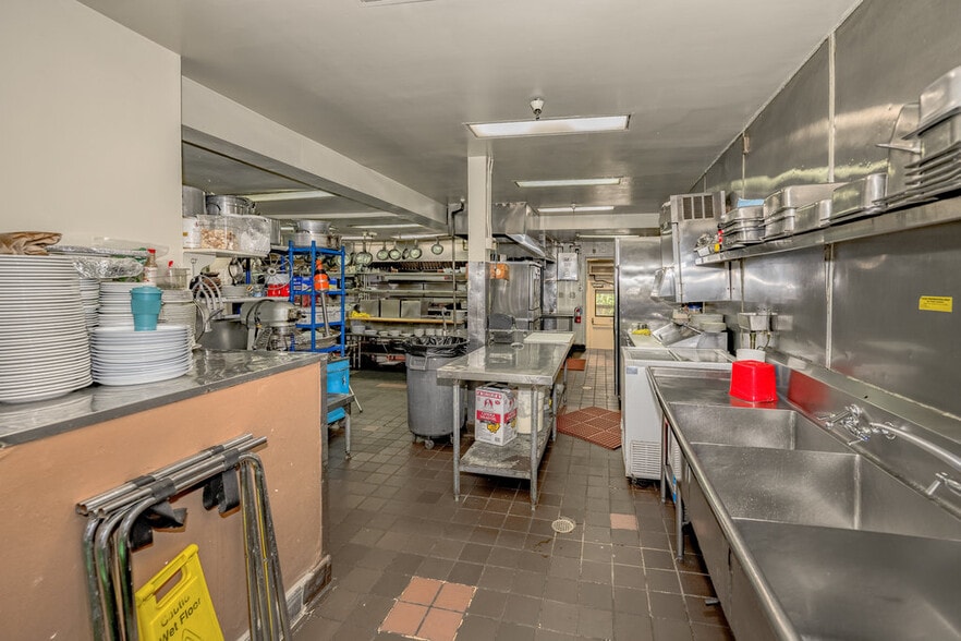More Photos Of 12625 Sierra Hwy, Santa Clarita Restaurant For Sale
