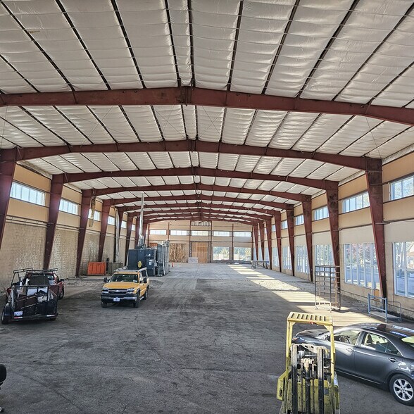More Photos Of 350 Center St, Grayslake Warehouse For Sale