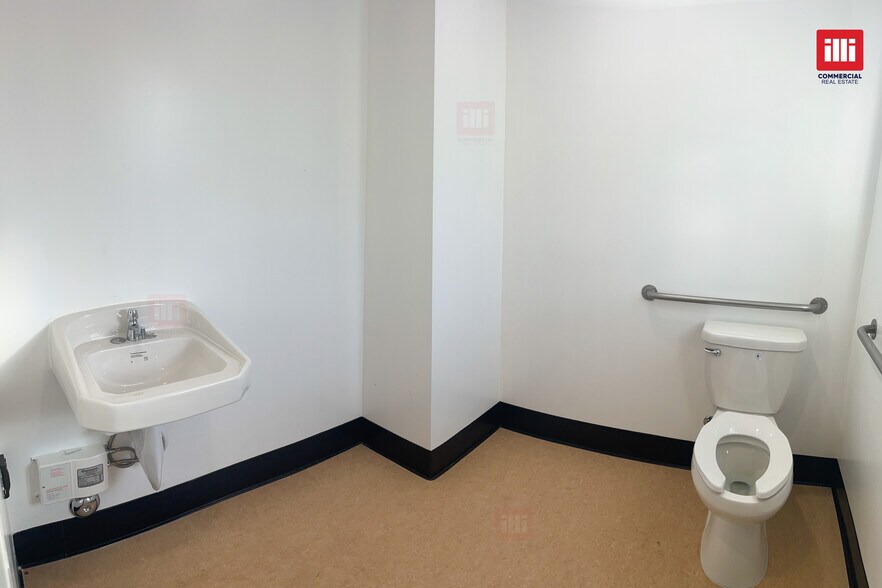 More Photos Of 7307-7309 Canoga Ave, Canoga Park Restaurant For Lease