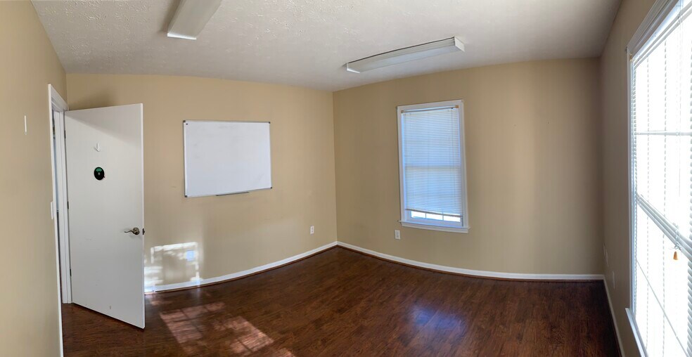 More Photos Of 40 Stoneridge Dr, Waynesboro Office For Lease