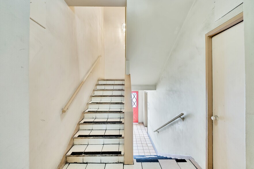 More Photos Of 334 N Central Ave, Glendale Office For Sale