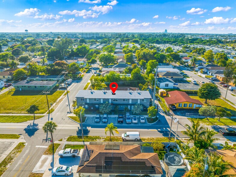 Primary Photo Of 2201 Greene St, Hollywood Apartments For Sale
