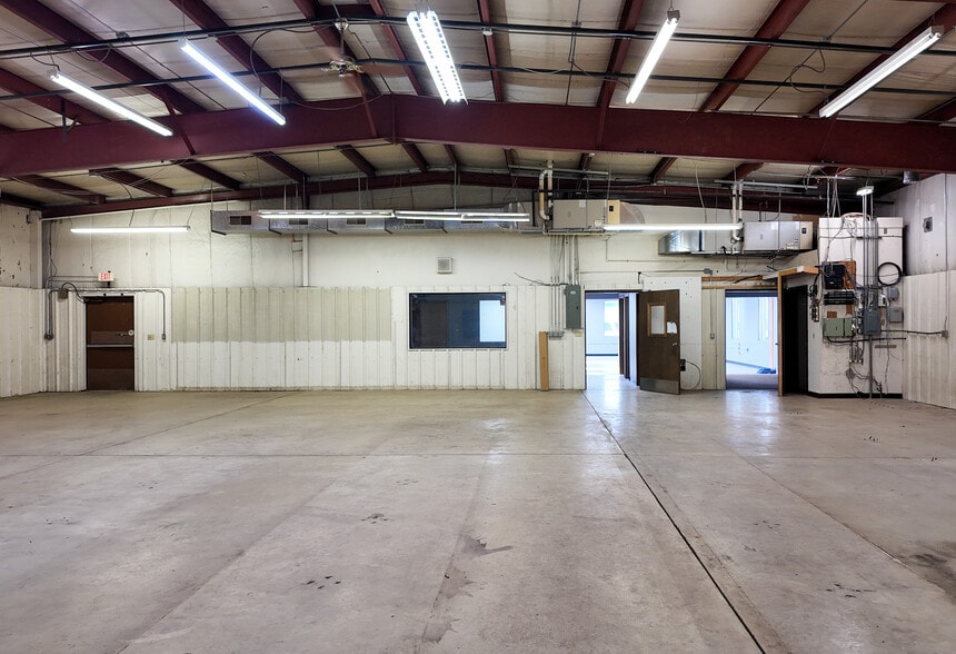More Photos Of 1409 N K Ave, Sioux Falls Warehouse For Sale