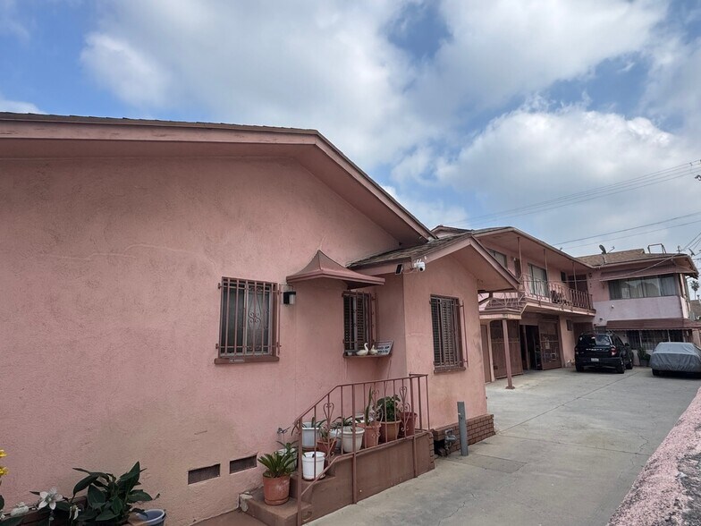 More Photos Of 410 Fischer St, Glendale Apartments For Sale