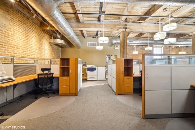 More Photos Of 1348 W Concord Pl, Chicago Office For Sale
