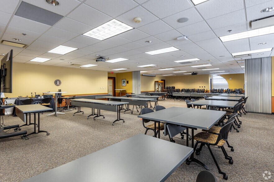 More Photos Of 40 Marietta St Nw, Atlanta Office For Sale